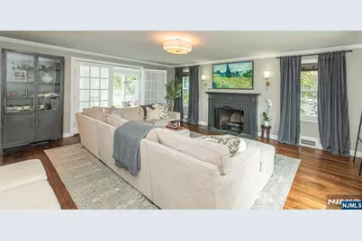 34 Coolidge, West Caldwell, NJ 07006 - Photo 9
