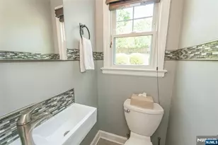 34 Coolidge, West Caldwell, NJ 07006 - Photo 13