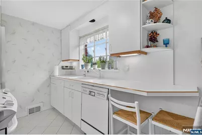 179 E Main Street, Bergenfield, NJ 07621 - Photo 11