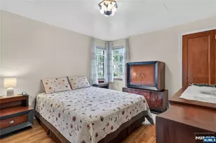 179 E Main St, Bergenfield, NJ 07621 - Photo 9