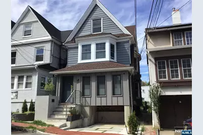 21 Valley Place 3 #3, Edgewater, NJ 07020 - Photo 1