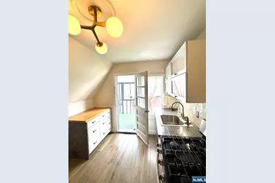 21 Valley Place 3 #3, Edgewater, NJ 07020 - Photo 15