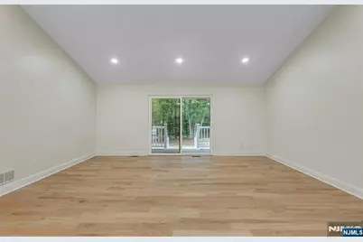 282 Spring Valley Road, Park Ridge, NJ 07656 - Photo 11