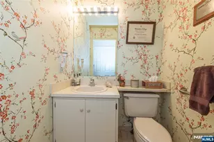 1 Birdseye Cir, Wayne, NJ 07470 - Photo 13