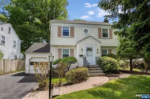 26 Crest View Hill Rd, Livingston, NJ 07039 - Photo 1