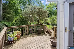 26 Crest View Hill Rd, Livingston, NJ 07039 - Photo 25