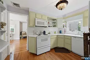 716 Colonial Rd, Franklin Lakes, NJ 07417 - Photo 7