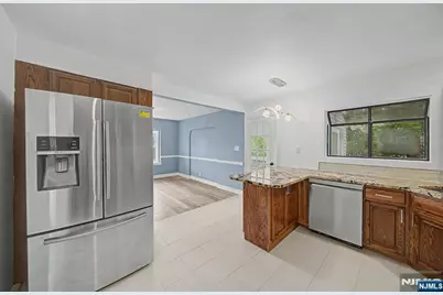433 Louisa Avenue, Wyckoff Township, NJ 07481 - Photo 7