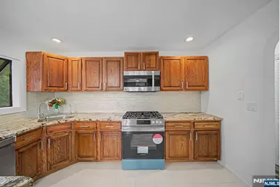 433 Louisa Avenue, Wyckoff Township, NJ 07481 - Photo 11