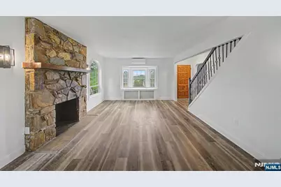 433 Louisa Avenue, Wyckoff Township, NJ 07481 - Photo 3