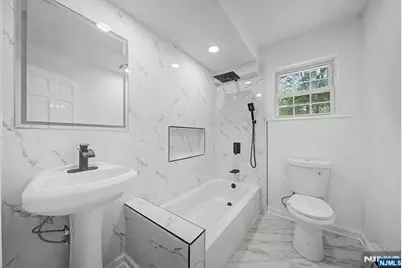 433 Louisa Avenue, Wyckoff Township, NJ 07481 - Photo 15