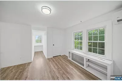 433 Louisa Avenue, Wyckoff Township, NJ 07481 - Photo 17