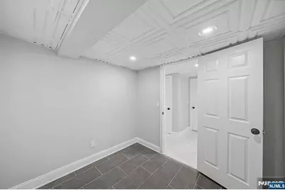 433 Louisa Avenue, Wyckoff Township, NJ 07481 - Photo 37