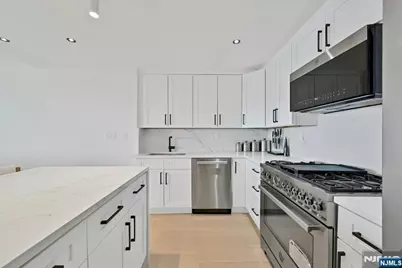 6040 Boulevard East 31E #31E, West New York, NJ 07093 - Photo 11