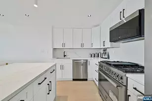 6040 Blvd East 31E, West New York, NJ 07093 - Photo 11