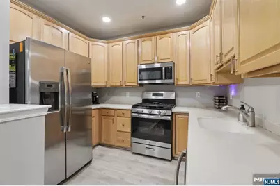 351 Oswego Court 351 #351, West New York, NJ 07093 - Photo 13