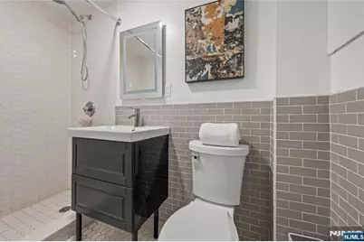 321 1/2 Pavonia Avenue, Jersey City, NJ 07302 - Photo 9