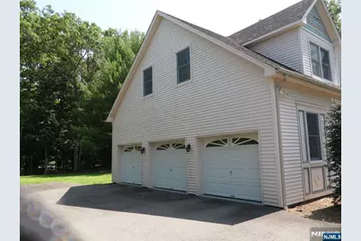 765 Colonial Road, Franklin Lakes, NJ 07417 - Photo 3