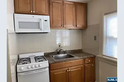 130 Hazelton Street 2 #2, Ridgefield Park, NJ 07660 - Photo 5