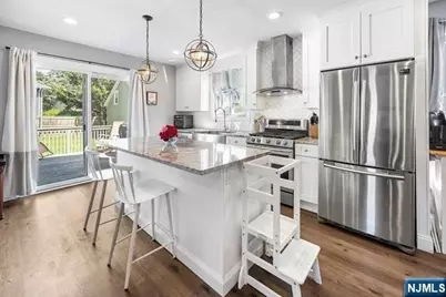41 S Demarest Avenue, Bergenfield, NJ 07621 - Photo 5
