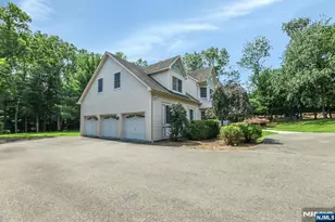 765 Colonial Rd, Franklin Lakes, NJ 07417 - Photo 5