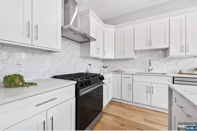 126 De Kalb Avenue 2 #2, Jersey City, NJ 07306 - Photo 3