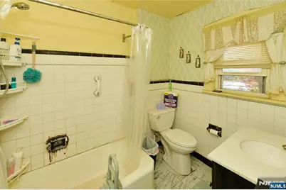 144 Degraw Avenue, Teaneck Township, NJ 07666 - Photo 7
