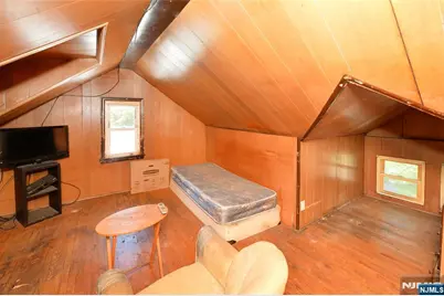 144 Degraw Avenue, Teaneck Township, NJ 07666 - Photo 9