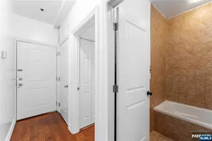 239 Baldwin Ave 3, Jersey City, NJ 07306 - Photo 7
