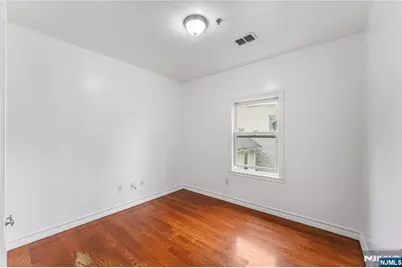 239 Baldwin Avenue 3 #3, Jersey City, NJ 07306 - Photo 3
