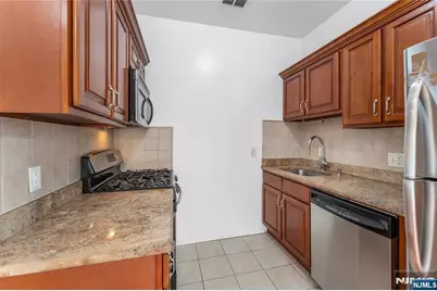 239 Baldwin Avenue 3 #3, Jersey City, NJ 07306 - Photo 11