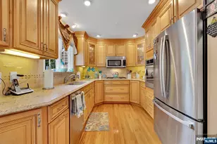 347 Mansfield Ave, Secaucus, NJ 07094 - Photo 15