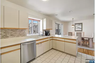 125 Roosevelt Place, Palisades Park, NJ 07650 - Photo 11