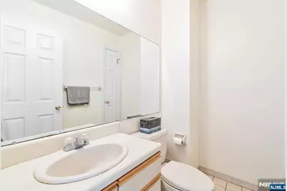 125 Roosevelt Place, Palisades Park, NJ 07650 - Photo 25