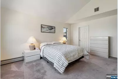 125 Roosevelt Place, Palisades Park, NJ 07650 - Photo 21