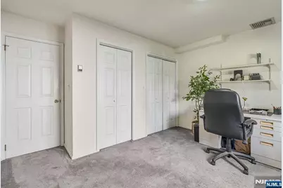 125 Roosevelt Place, Palisades Park, NJ 07650 - Photo 17
