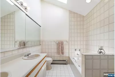 125 Roosevelt Place, Palisades Park, NJ 07650 - Photo 23