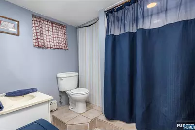 567 Fern Avenue, Lyndhurst Township, NJ 07071 - Photo 19