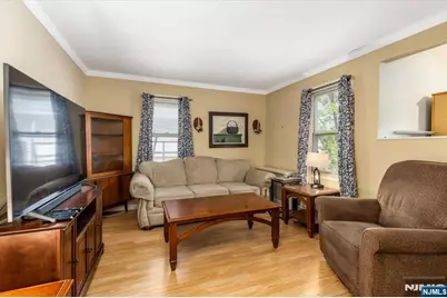 567 Fern Avenue, Lyndhurst Township, NJ 07071 - Photo 9