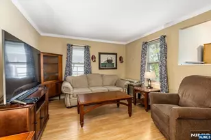567 Fern Ave, Lyndhurst Township, NJ 07071 - Photo 9