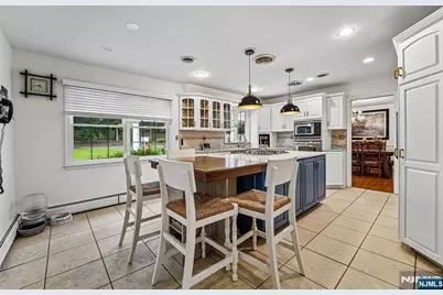 105 Deerhorn Court, Upper Saddle River, NJ 07458 - Photo 11