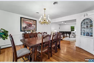 105 Deerhorn Court, Upper Saddle River, NJ 07458 - Photo 7