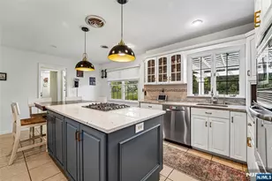 105 Deerhorn Ct, Upper Saddle River, NJ 07458 - Photo 9