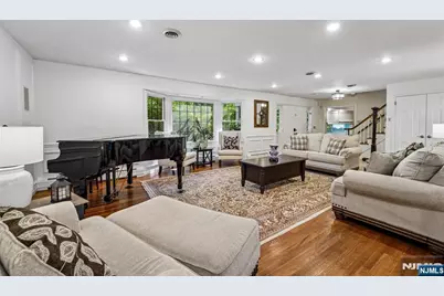 105 Deerhorn Court, Upper Saddle River, NJ 07458 - Photo 3