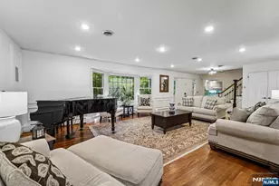 105 Deerhorn Ct, Upper Saddle River, NJ 07458 - Photo 3