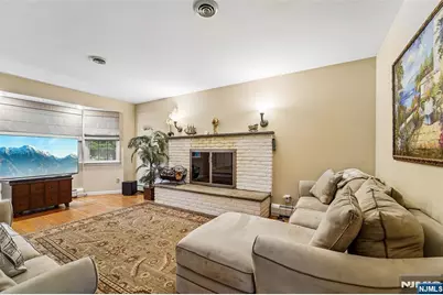 105 Deerhorn Court, Upper Saddle River, NJ 07458 - Photo 5