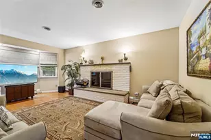 105 Deerhorn Ct, Upper Saddle River, NJ 07458 - Photo 5