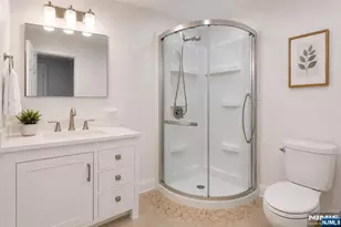 239 Brower Ct 239, West New York, NJ 07093 - Photo 11