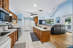 11 Lake Trail, Wayne, NJ 07470 - Photo 17