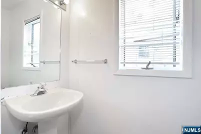 290 Hamilton Place 4 #4, Hackensack, NJ 07601 - Photo 17